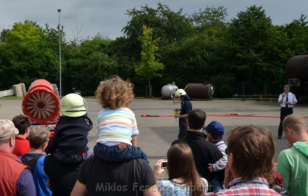 Tag der Offenen Tuer BF Koeln Weidenpesch Scheibenstr P026.JPG